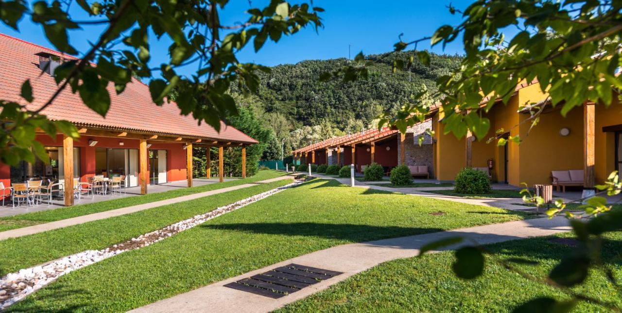Hotel Fuentes Blancas Vegacervera Exterior foto